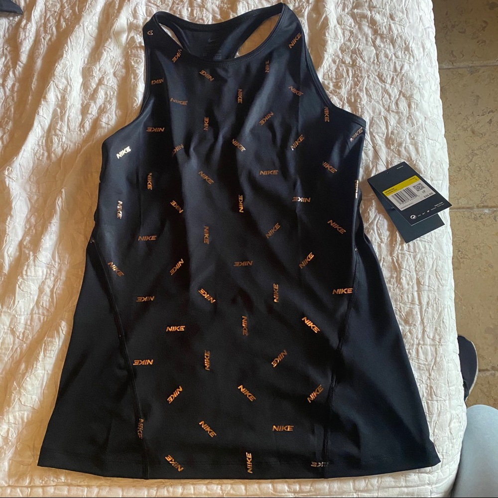 Nike Pro Womens Tank attaining